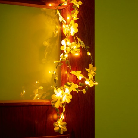 Virágos világító girland