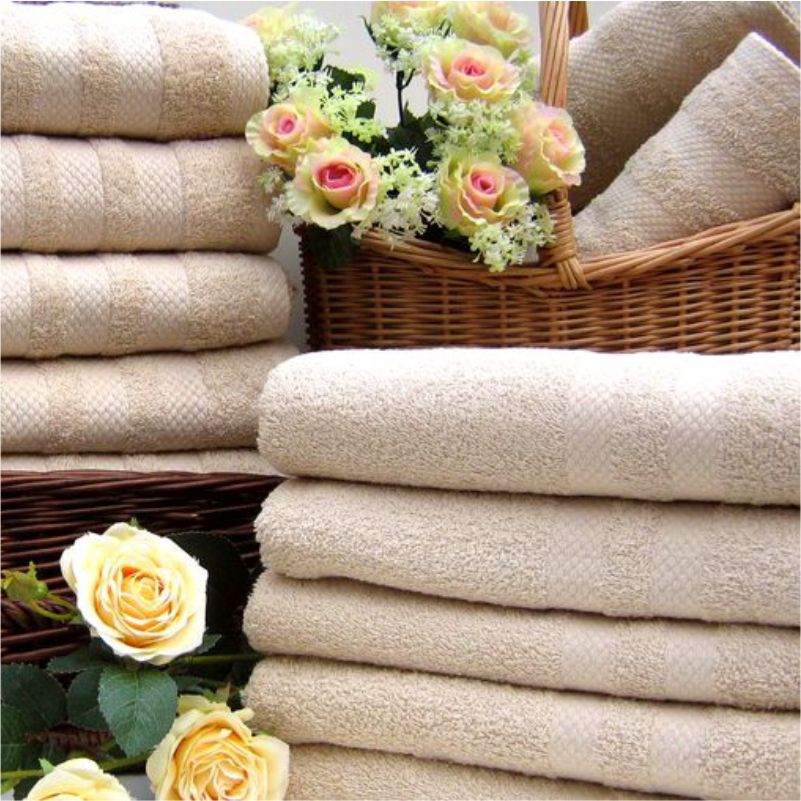 Bézs frottírtörölköző 70 x 140 cm