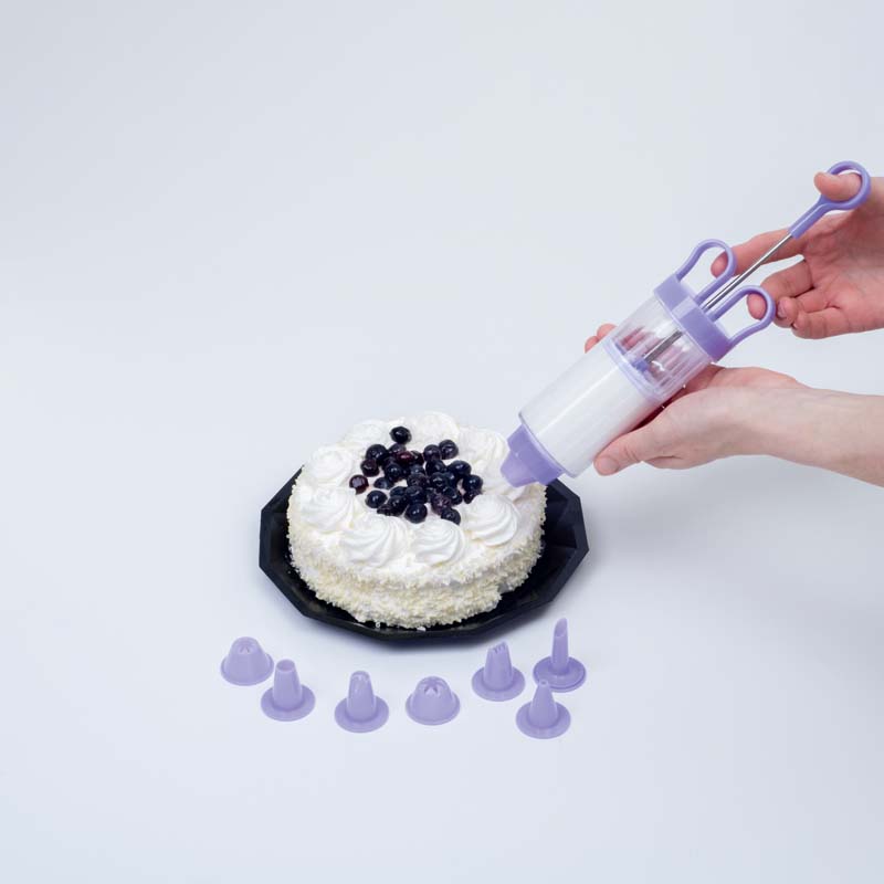 Tortadíszítő különböző végekkel