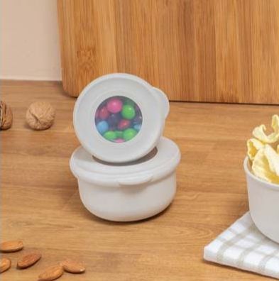 Átlátszó felülettel rendelkező fedő