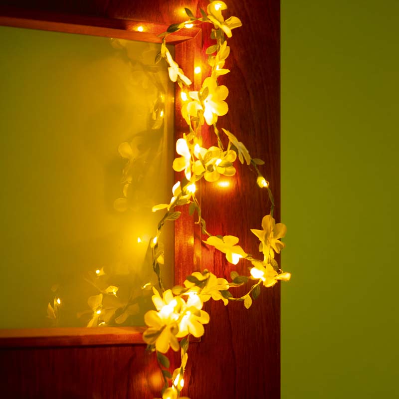 Virágos világító girland
