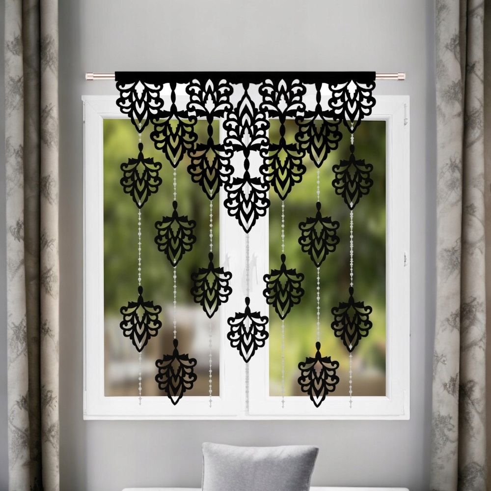 Ablakpanel 100x150 cm fekete, áttört levelekkel és gyöngyökkel