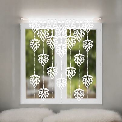Ablakpanel 100x150 cm fehér, áttört levelekkel és gyöngyökkel