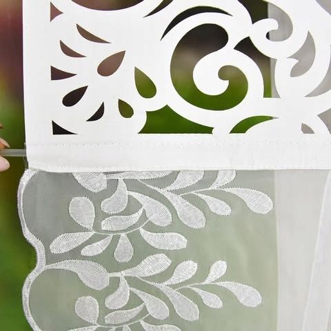 Dekoratív ablakpanel 120x180 cm, ráncolószalagon, áttört mintával és ezüst hímzéssel