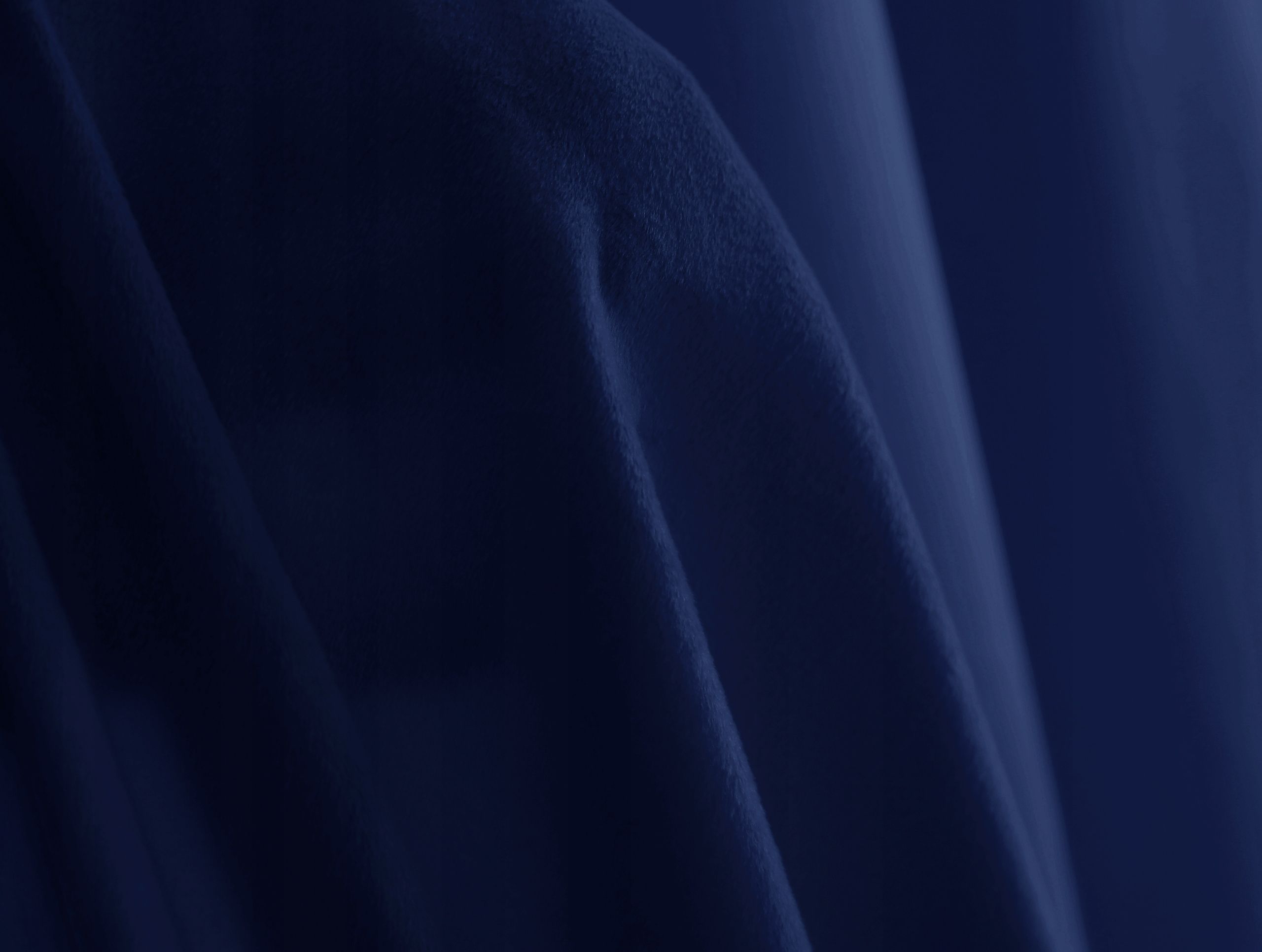 Glamour velúr függöny sötétkék színben 140x230 cm karikákkal (1 db.)