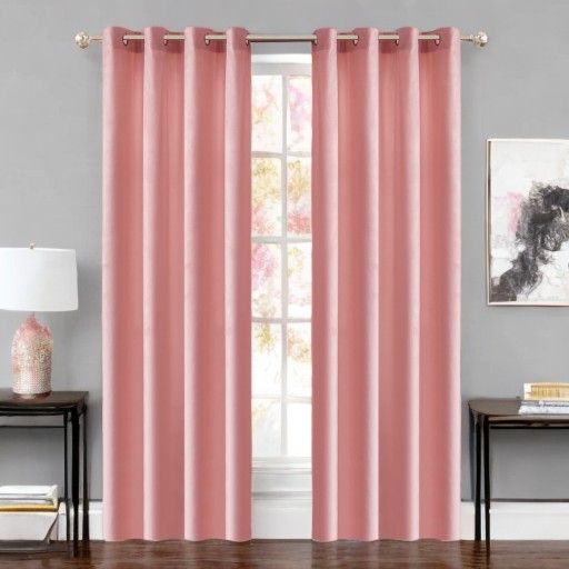 Velurový závěs glamour pudrově růžový 140 x 250 cm s průchodkami (1 db.)