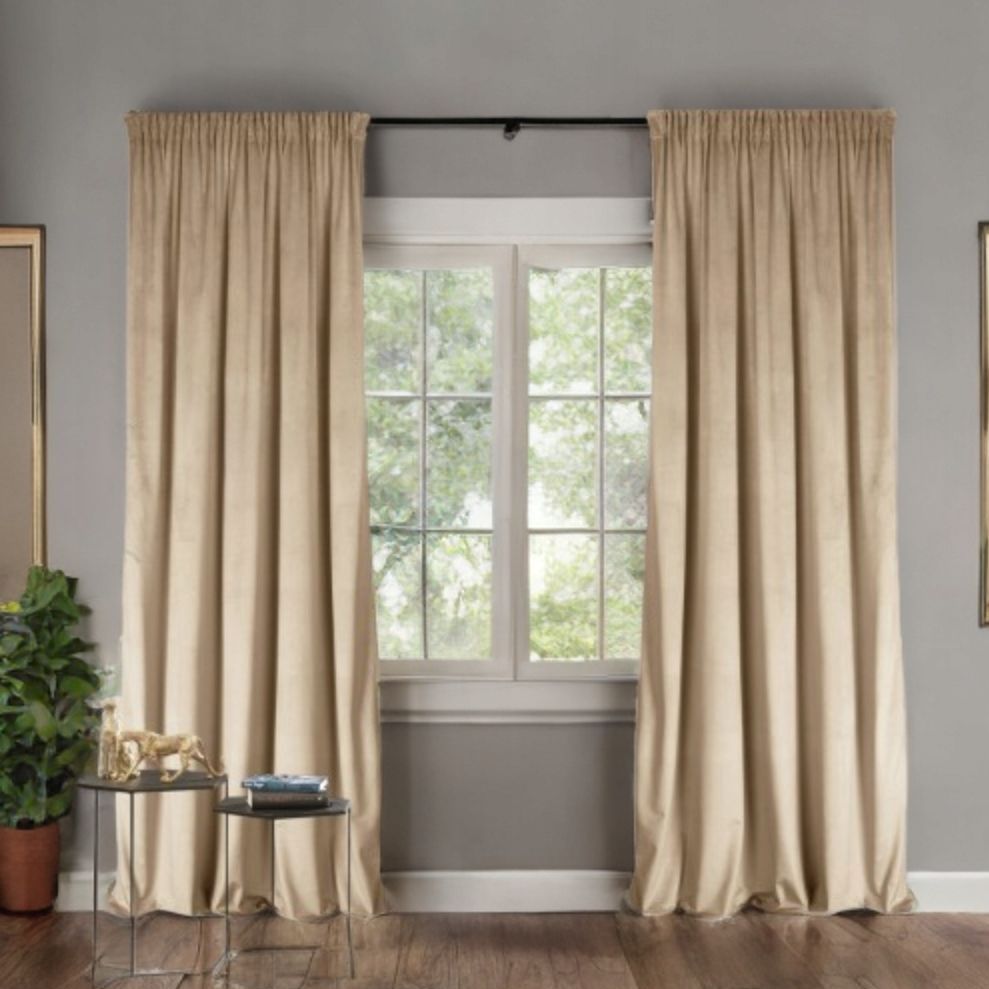 Glamour velúr sötétítő függöny bézs 140 x 230 cm ráncolós szalaggal (1 db.)