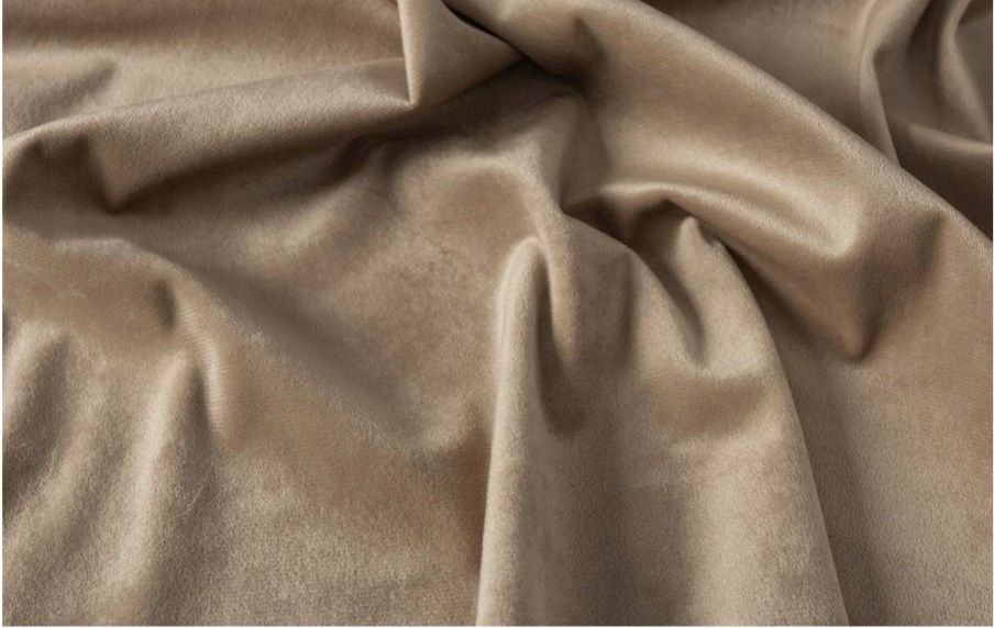 Glamour velúr sötétítő függöny bézs 140 x 230 cm ráncolós szalaggal (1 db.)