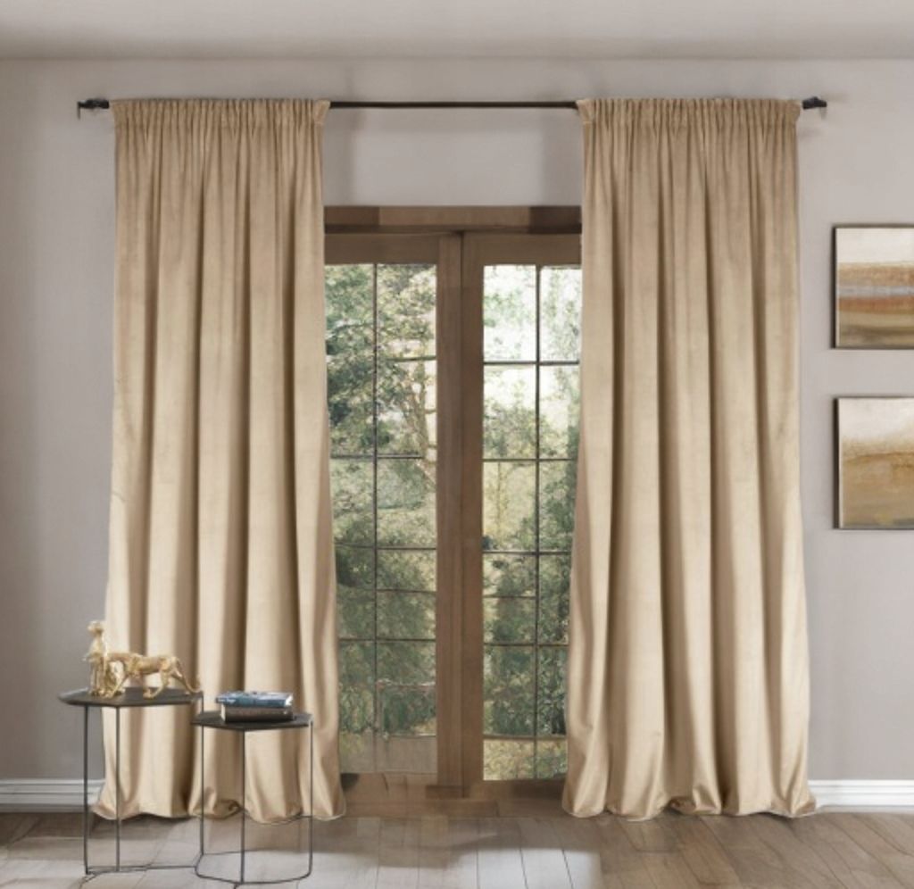 Glamour velúr sötétítő függöny bézs 140 x 250 cm ráncolós szalaggal (1 db.)