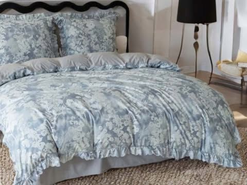 3 részes ágyneműgarnitúra fodrokkal, szürkéskék virágmintával, 160x200 cm
