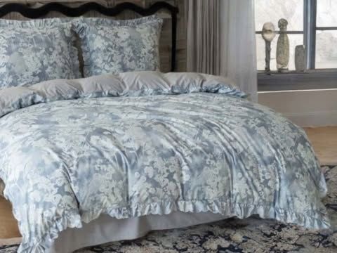 3 részes ágyneműgarnitúra fodrokkal, szürkéskék virágmintával, 160x200 cm