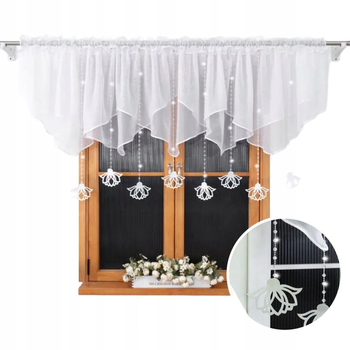 Rövid dekorfüggöny, fehér filc függődíszek, 400x110 cm