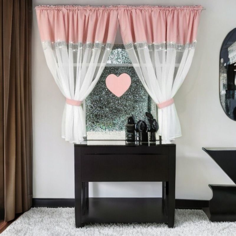 Rózsaszín-fehér függöny strasszkövekkel és szív motívummal 400×145 cm