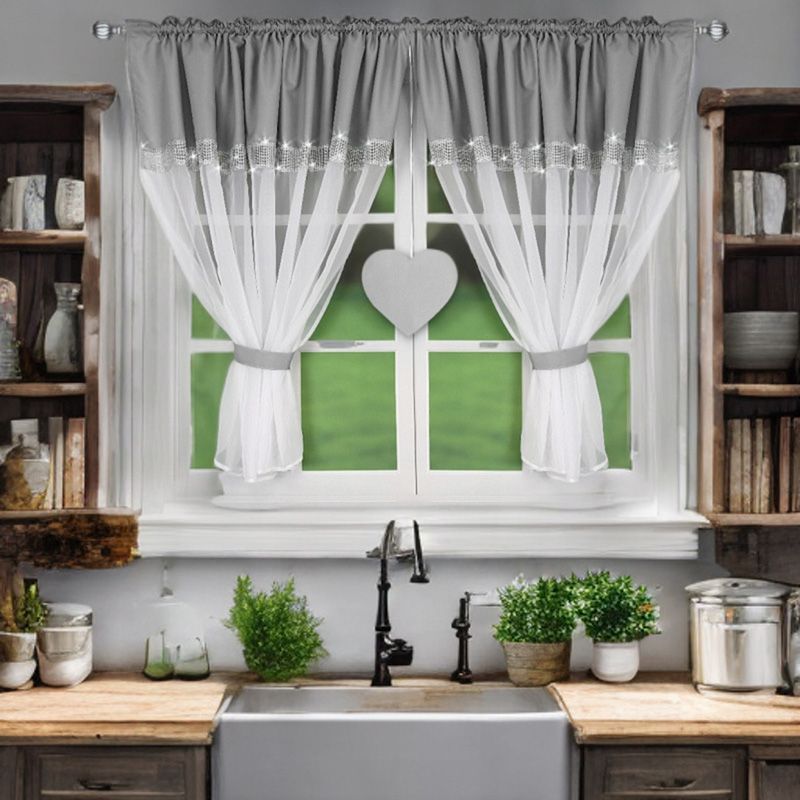 Szürke-fehér függöny strasszkövekkel és szív motívummal 400×145 cm