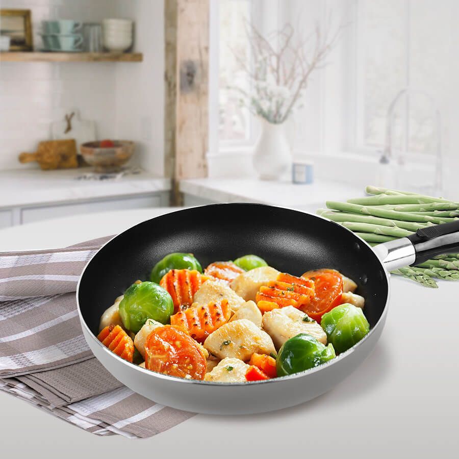 Serpenyő fedővel 28 cm